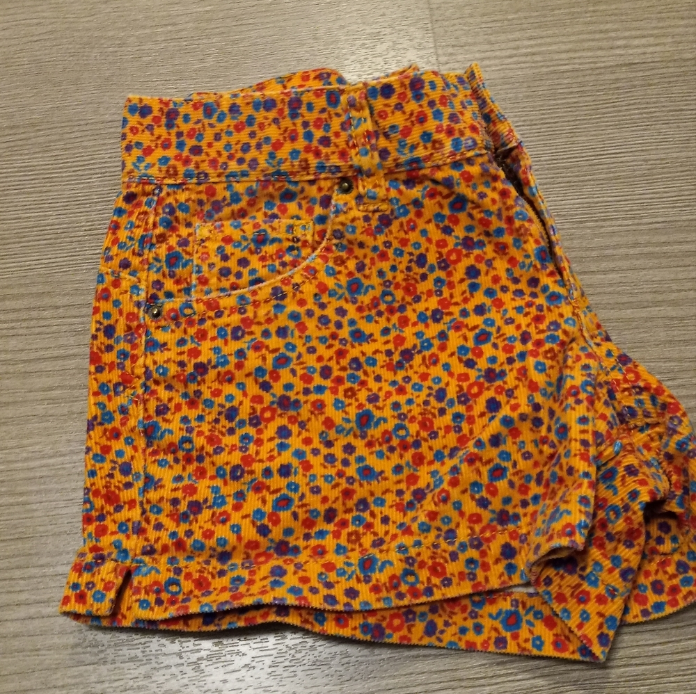 Mossimo Shorts - Picture 4 of 5